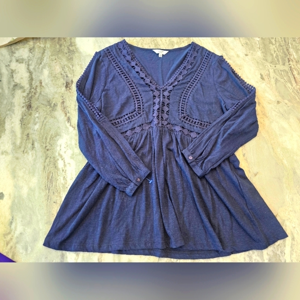 Crown & Ivy Navy Blue Crochet Front Tunic Top XS Long Sleeve Cotton Blouse